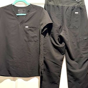 Women’s Figs Scrub Set